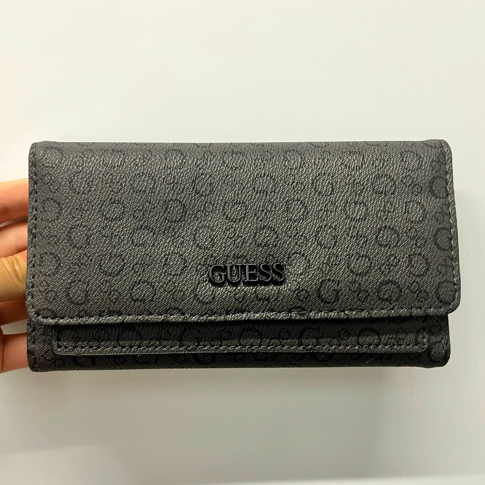 GUESS grey wallet/clutch